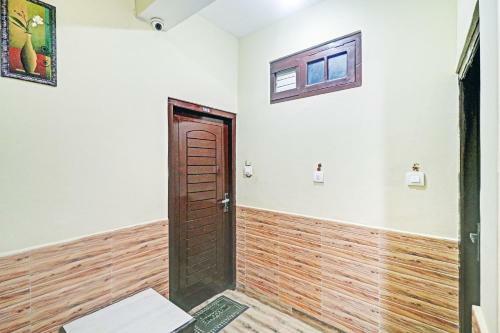 Hotel Oyo 80160 Om House