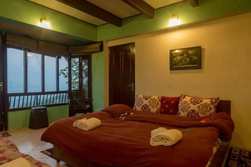 The Himalayan Aleph, Kanatal