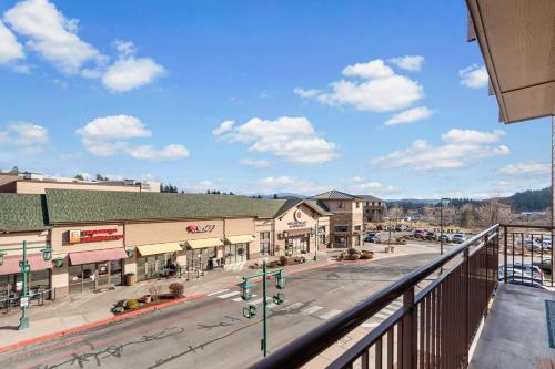 Riverstone Luxury