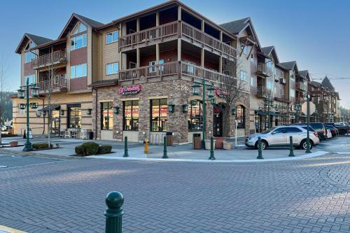 Riverstone Luxury