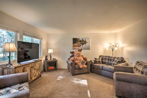 Coeur Dalene Duplex Home About 3 Miles To Lake!