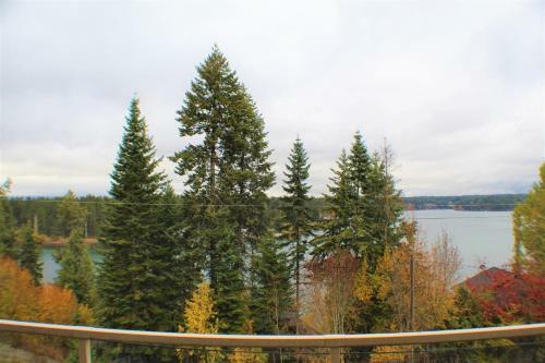 Hayden Lake Views - Sleeps 6