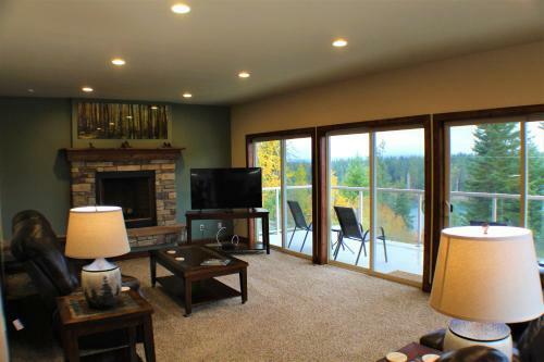 Hayden Lake Views - Sleeps 6