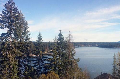Hayden Lake Views - Sleeps 6
