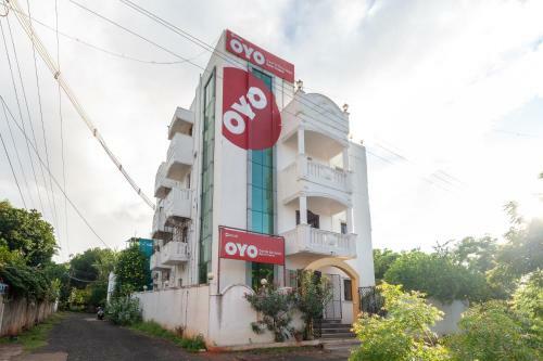 Hotel Oyo Flagship 22670 Castle Apartment