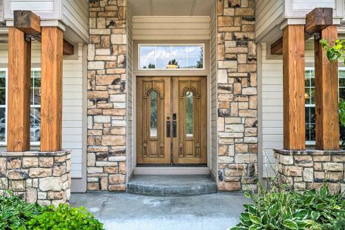 Luxe Boise Home With Patio Golf, Hike, Explore