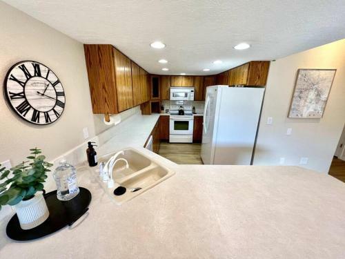 Newly Remodeled Home - 5 Min Walk To Boise River!