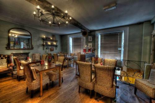 The Old Bath Arms Hotel