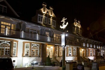 Hotel The Marine