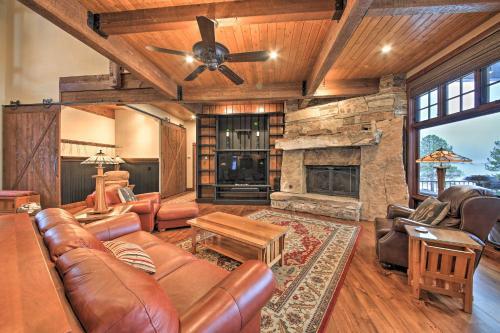 Expansive Sandpoint Lake House With Hot Tub!