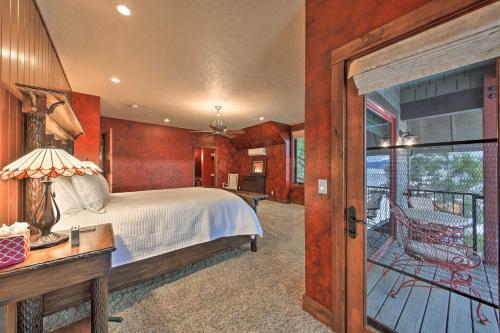 Expansive Sandpoint Lake House With Hot Tub!