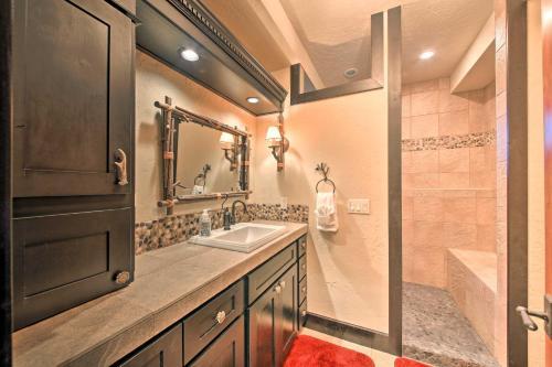 Expansive Sandpoint Lake House With Hot Tub!