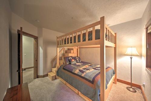 Expansive Sandpoint Lake House With Hot Tub!