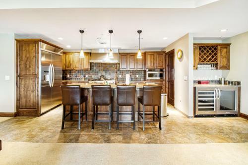 Payette Lake Penthouse