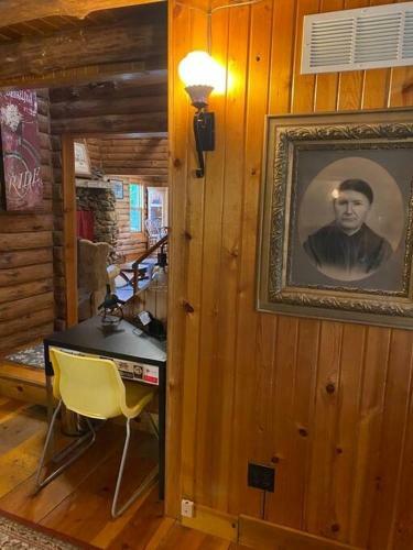St Louis Metro East Log Cabin