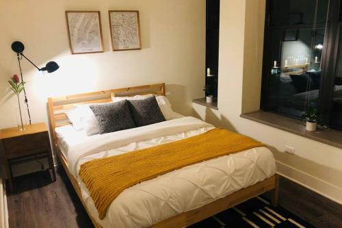 Luxury Corner Apartment In Downtown Chicago