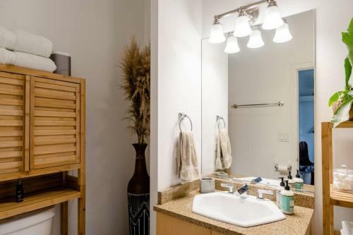 Apartamento Stylish + Spacious Home Great For Hosting