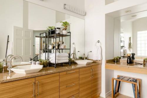 Apartamento Stylish + Spacious Home Great For Hosting