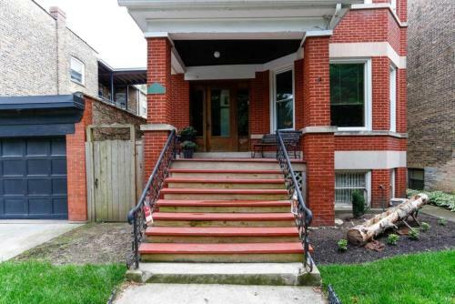 Apartamento Wrigley Oasis! Steps From The Field! - 3bd 1ba