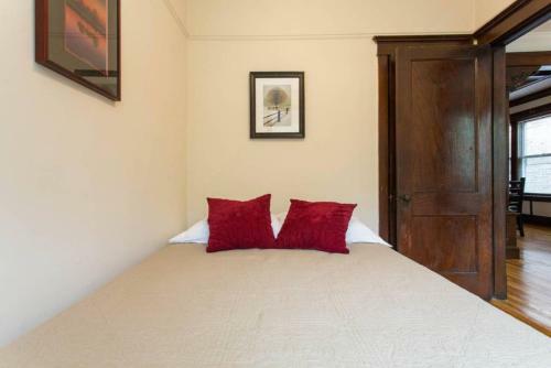 Apartamento Wrigley Oasis! Steps From The Field! - 3bd 1ba