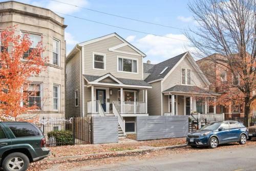 Luxe 6br House Trendy Logan Square Garage Access