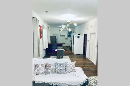 Chic Comfy Apartment 10 Min From Down-town Chicago