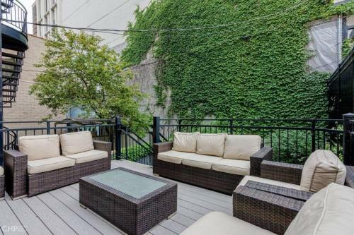 Gold Coast Villa With Free Parking Garage