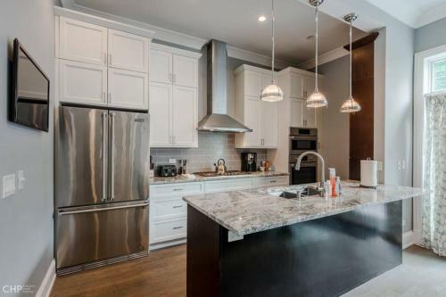 Gold Coast Villa With Free Parking Garage