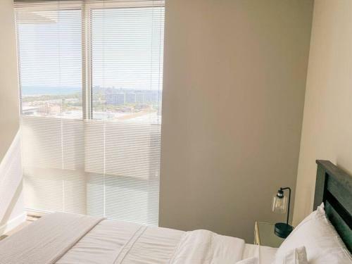 Luxury Executive Apartment Lakeview Steps From Mccormick Place