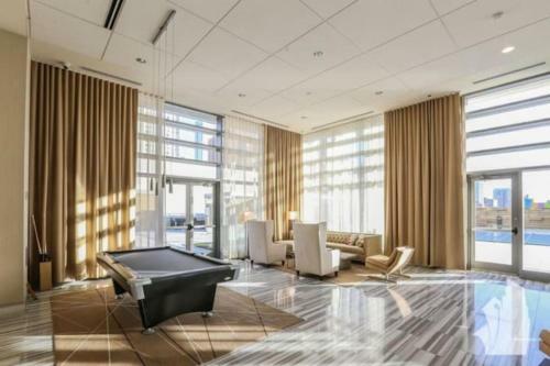 Stunning 1 Bedroom Apartment With Full Amenities By C9
