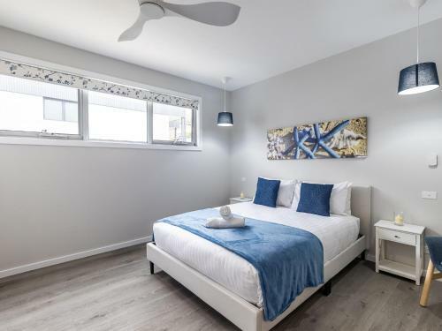 Carinya Bay View Unit 1 16 Tuna Crescent