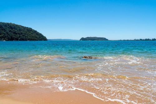 Cape Mackerel Cabin With Magic Palm Beach & Pittwater Views