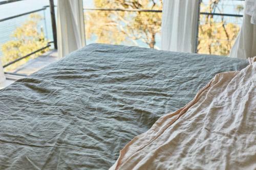 Cape Mackerel Cabin With Magic Palm Beach & Pittwater Views