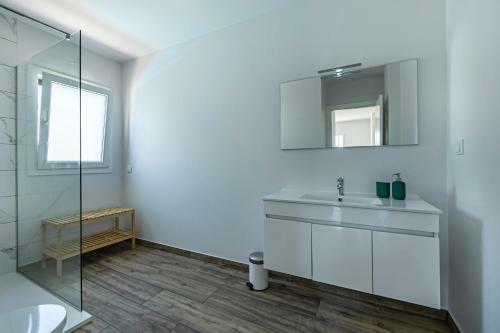 Captivating 4-bed House In Cadaval District-lisbon