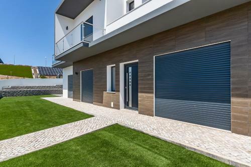 Captivating 4-bed House In Cadaval District-lisbon
