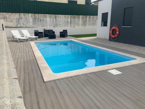 Captivating 4-bed House In Cadaval District-lisbon