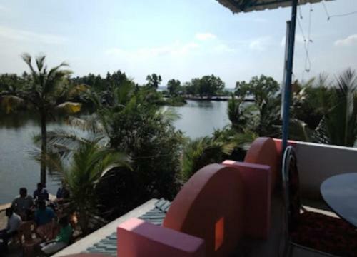 Mundro Nature Palace