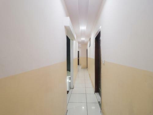 Oyo 81586 Hotel 9th Iris