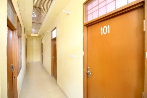 Hotel Spot On 37127 HC Palace