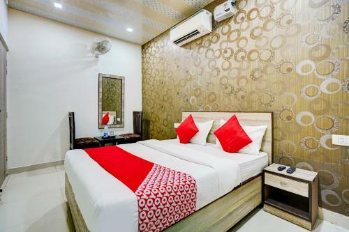 Oyo 81853 Hotel G Plaza