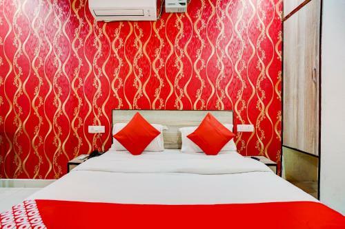 Oyo 81853 Hotel G Plaza