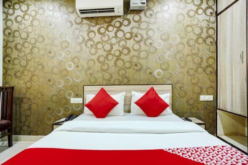 Oyo 81853 Hotel G Plaza