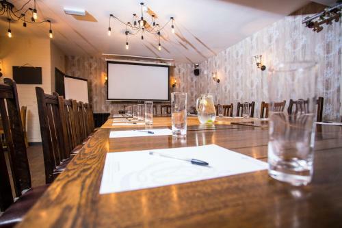 The Duke Of Edinburgh Hotel & Bar