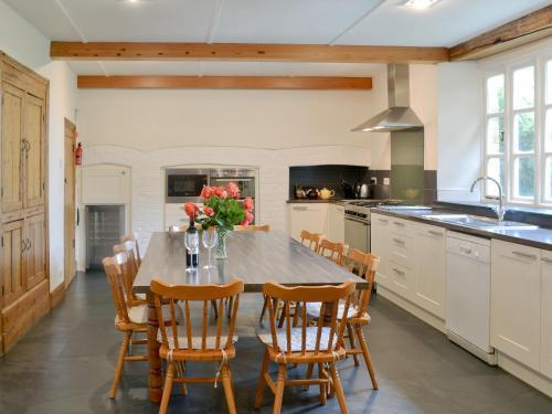 Carneadon Farmhouse