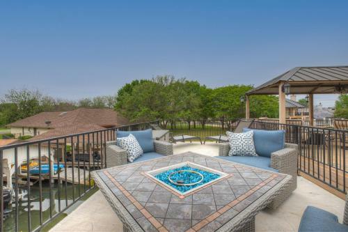 Stunning Luxury Lake Home With Waterfront & Dock!