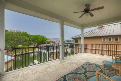 Stunning Luxury Lake Home With Waterfront & Dock!