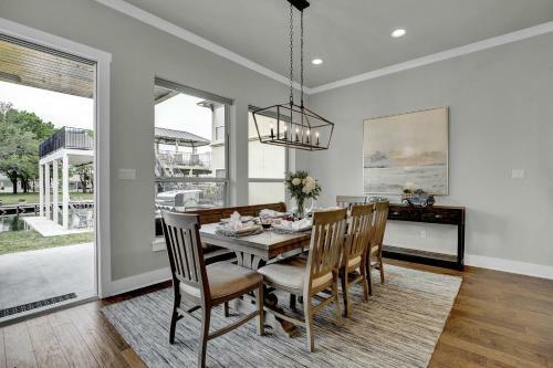 Stunning Luxury Lake Home With Waterfront & Dock!