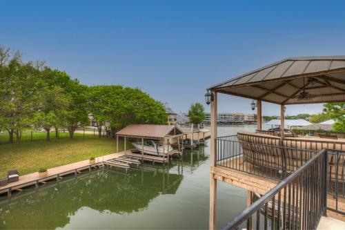 Stunning Luxury Lake Home With Waterfront & Dock!