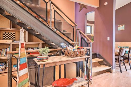 Eclectic Lake Michigan Abode With Loft And Grill!