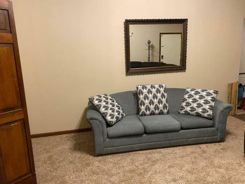 Cheerful 4 Br/2 Baths Between Evansville/ Newburgh